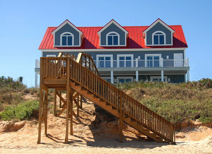 vacation-rental-red-roof-beach-front